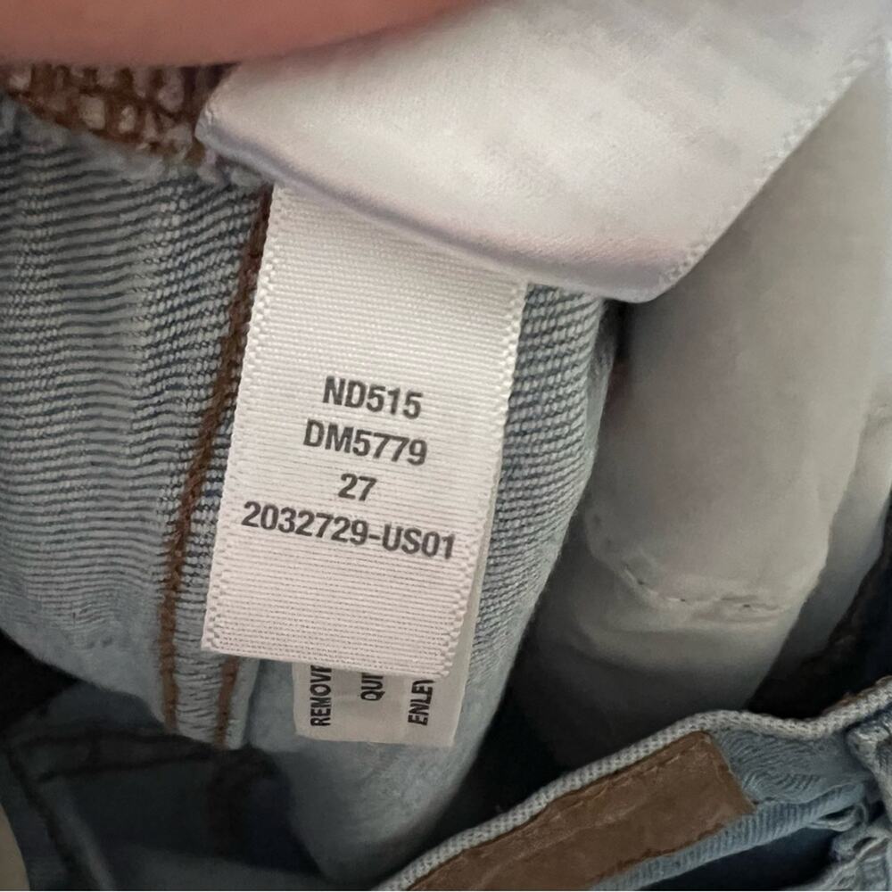Madewell The Perfect Vintage Straight Jean in Danby Wash: Knee-Rip Edition - Picture 9 of 9